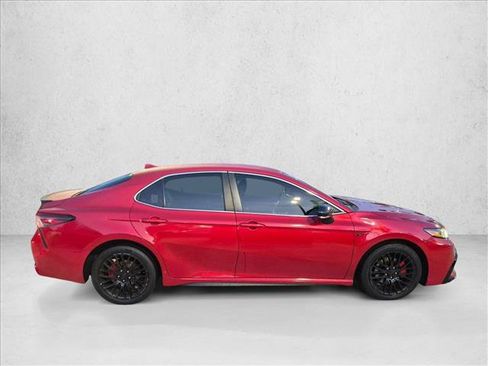 Used 2022 Toyota Camry SE FWD image 4