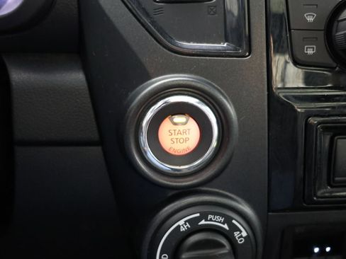 Used 2023 Nissan Titan PRO-4X w/ Pro-4x Convenience Package image 21