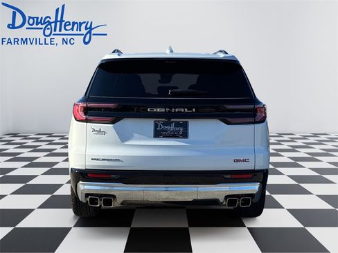 Used 2025 GMC Acadia Denali w/ Super Cruise Package image 4