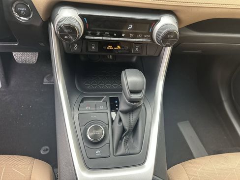 Certified 2025 Toyota RAV4 XLE image 25