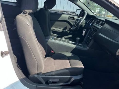Used 2014 Ford Mustang Coupe RWD image 33