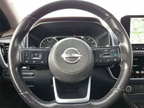 Used 2022 Nissan Rogue SL w/ SL Premium Package image 16