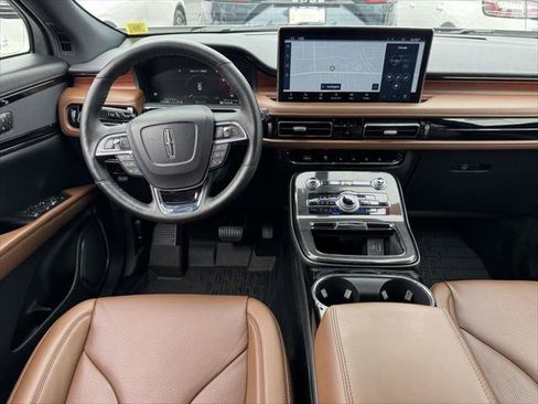 Used 2023 Lincoln Nautilus Reserve AWD/4WD image 14