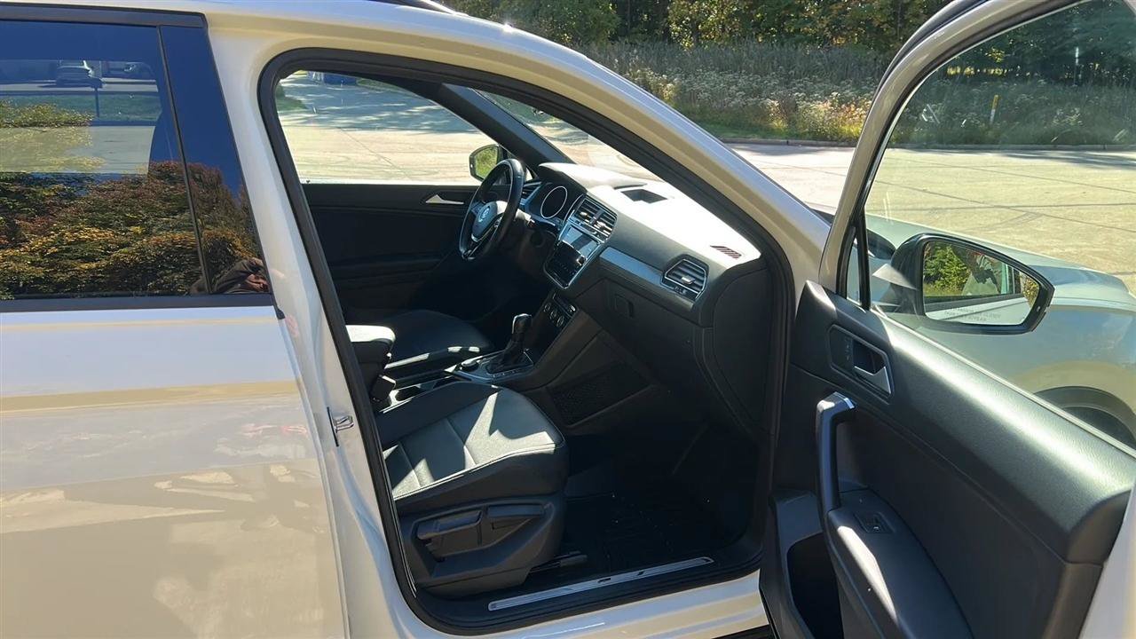 Used 2021 Volkswagen Tiguan SE R-Line AWD/4WD image 54