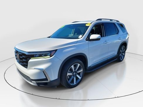 Used 2023 Honda Pilot Touring image 34