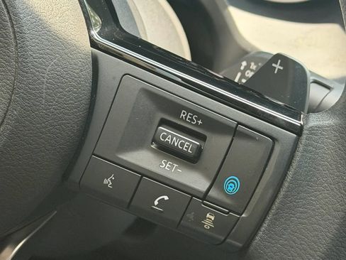 Used 2022 Nissan Rogue SV FWD image 17