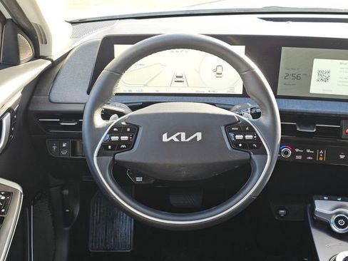 Certified 2022 Kia EV6 Wind w/ Wind Technology Package image 22