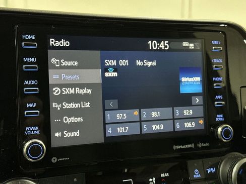 Used 2021 Toyota Highlander XLE image 14