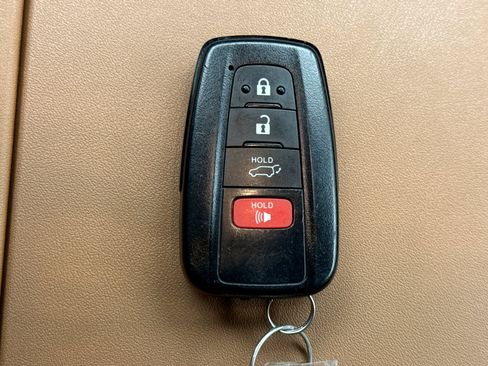 Used 2021 Toyota Highlander Platinum AWD/4WD image 24