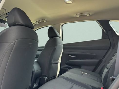 Used 2025 Hyundai Tucson SE FWD image 16