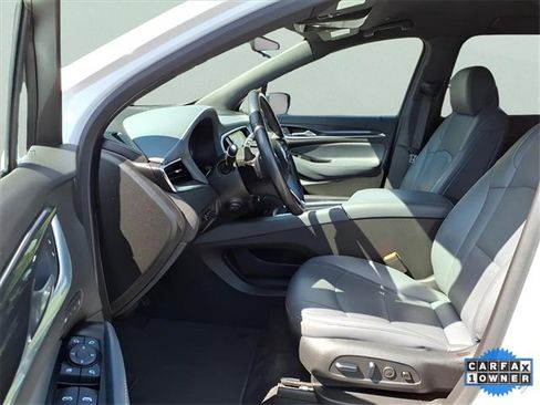 Used 2024 Buick Enclave Premium image 8