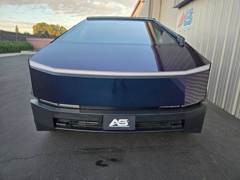 Used 2024 Tesla Cybertruck Cyberbeast AWD/4WD image 15
