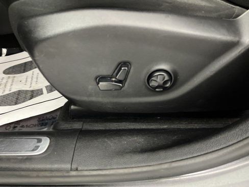Used 2019 Jeep Cherokee Limited AWD/4WD image 31
