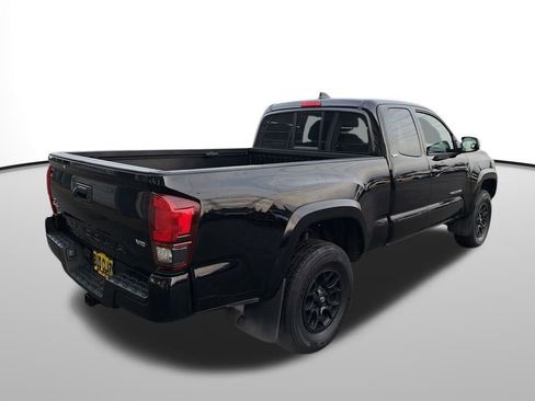 Used 2022 Toyota Tacoma TRD Sport image 6