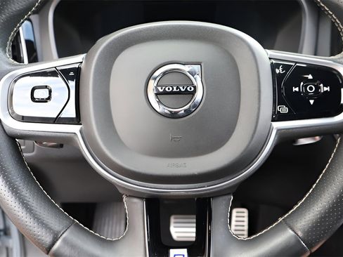 Used 2018 Volvo XC60 T8 R-Design w/ Vision Package image 21