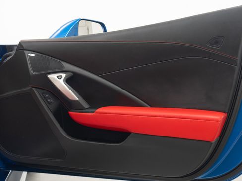 Used 2015 Chevrolet Corvette Z06 w/ 3LZ Preferred Equipment Group image 37