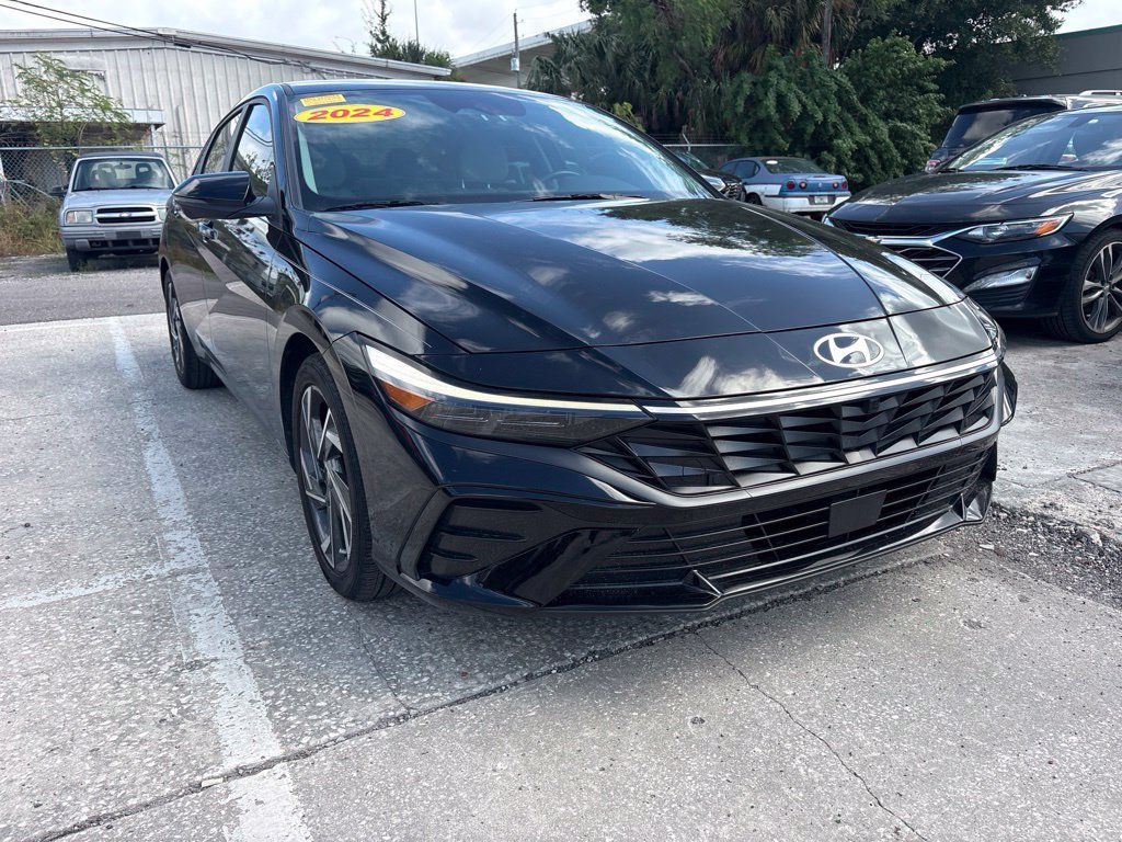 Used 2024 Hyundai Elantra Limited FWD image 1