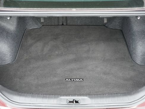 Used 2024 Nissan Altima 2.5 SV FWD image 9