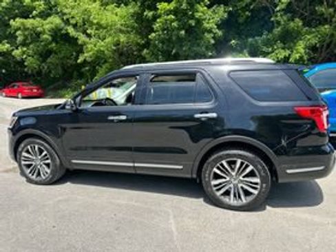 Used 2018 Ford Explorer Platinum AWD/4WD image 8