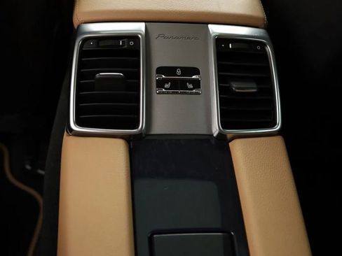 Used 2013 Porsche Panamera 4 Platinum Edition image 39