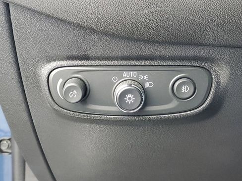 Used 2024 Chevrolet Equinox Premier AWD/4WD image 9