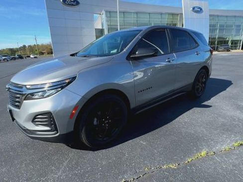 Used 2024 Chevrolet Equinox LS w/ LS Convenience Package image 4