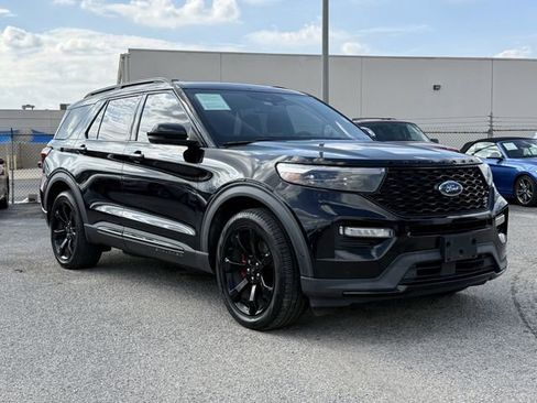 Used 2020 Ford Explorer ST w/ ST Street Pack image 2