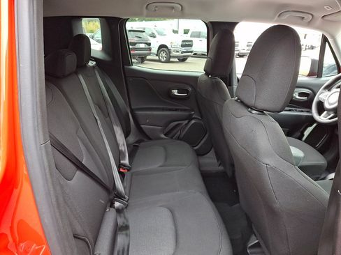 New 2023 Jeep Renegade Latitude AWD/4WD image 15