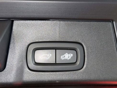 Used 2024 Volvo V90 B6 Cross Country Plus AWD/4WD image 18