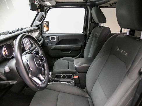 Used 2018 Jeep Wrangler Unlimited Sahara AWD/4WD image 20