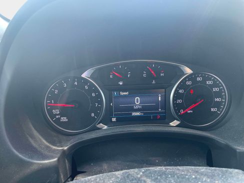 Used 2024 GMC Terrain SLE w/ Driver Convenience Package FWD image 10