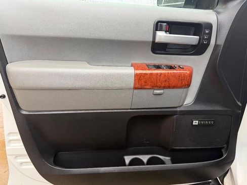 Used 2019 Toyota Sequoia Platinum image 22