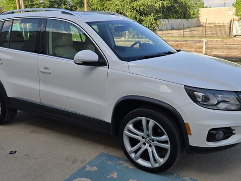 Used 2013 Volkswagen Tiguan SEL FWD image 11