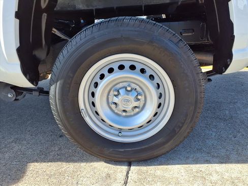 Used 2025 Toyota Tacoma SR image 29