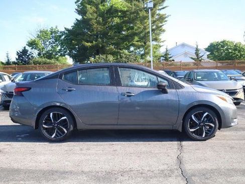 New 2025 Nissan Versa SR w/ Trunk Package FWD image 4