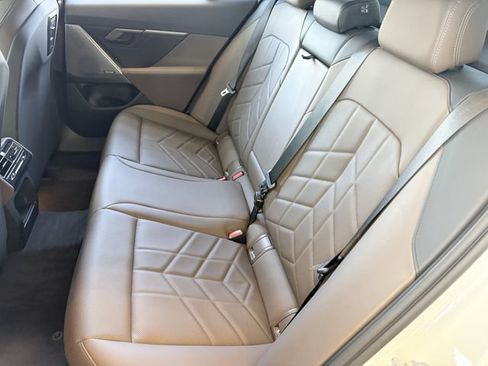 Used 2025 BMW 530i RWD image 16