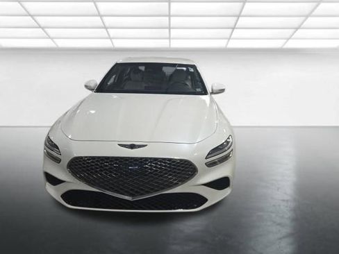 Used 2025 Genesis G70 2.5T image 9