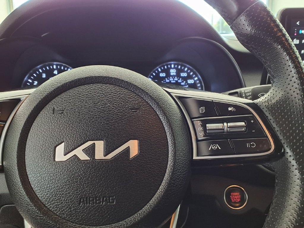 Used 2023 Kia Forte GT-Line FWD image 7