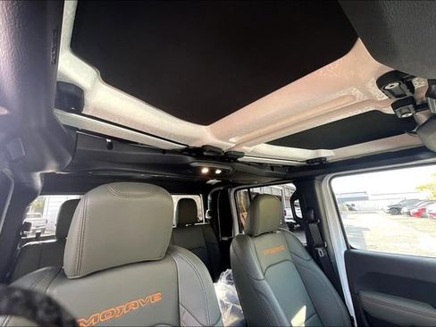 New 2025 Jeep Gladiator Mojave image 21