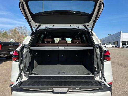 Used 2025 BMW X5 xDrive40i w/ Premium Package AWD/4WD image 12