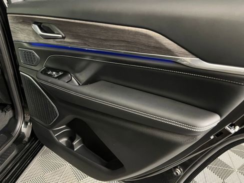 Used 2023 Jeep Grand Cherokee L Overland w/ Trailer Tow Group (B) image 34