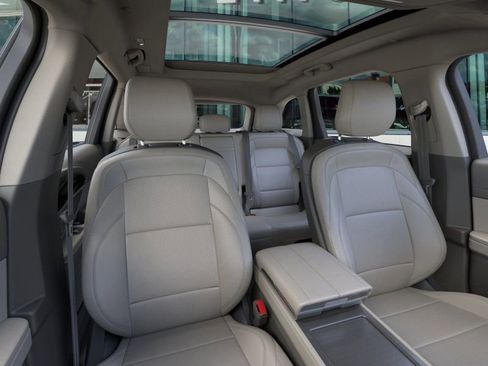 New 2025 Lincoln Nautilus Premier w/ Equipment Group 102A image 10