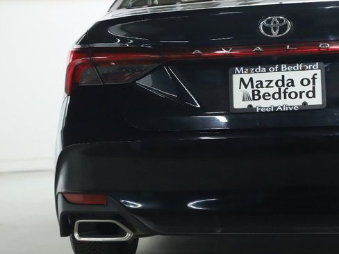Used 2019 Toyota Avalon XLE w/ Moonroof Package image 44