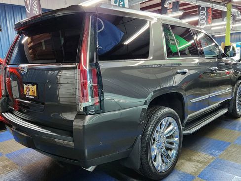 Used 2020 Cadillac Escalade Luxury w/ LPO, Radiant Package image 4