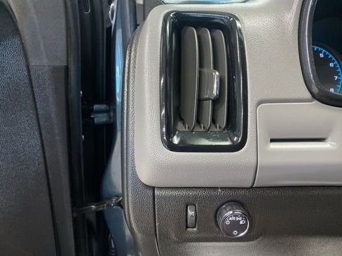 Used 2018 Chevrolet Colorado W/T w/ WT Convenience Package RWD image 11