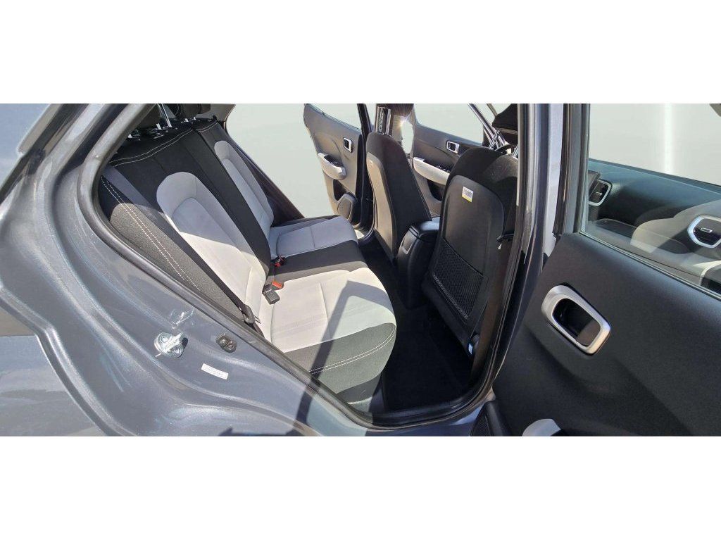 Used 2023 Hyundai Venue SEL w/ Cargo Package FWD image 18