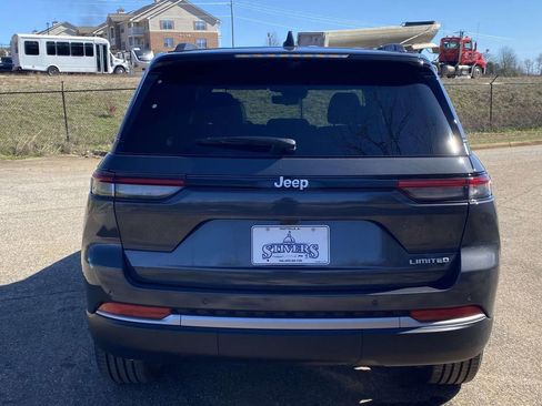 New 2026 Jeep Grand Cherokee Limited w/ Luxury Tech Group II RWD image 5