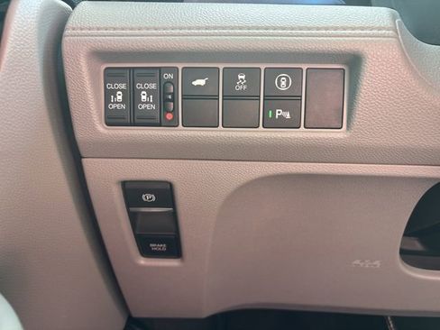 Used 2024 Honda Odyssey Touring image 38