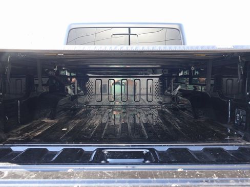 Used 2024 Jeep Gladiator Rubicon w/ Technology Group image 14