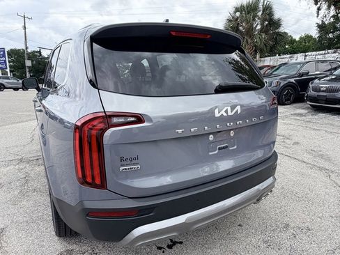 Certified 2022 Kia Telluride EX w/ EX Premium Package AWD/4WD image 11